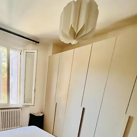Lionel Apartment *